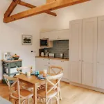 Peaceful Countryside Barn Conversion In The Yorkshire Dales By Mcpi Hosting, Perfect For Couples, Small Families & Walkers Bellerby