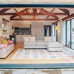 Dom wakacyjny New! Mains Lane Barn - Peaceful Countryside Stay Bellerby